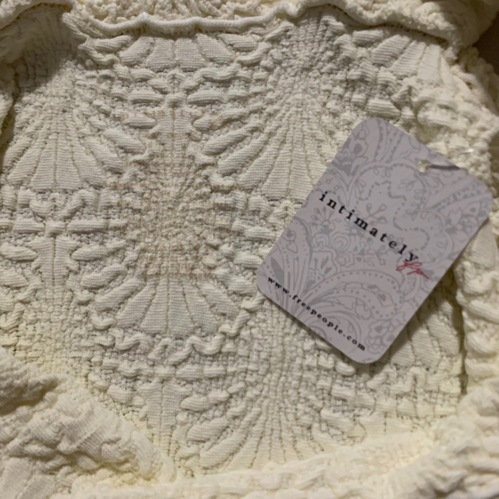 Intimately Free People Ivory Textured Popcorn Tank Top Square Neck M-L 62728985 - Picture 6 of 7